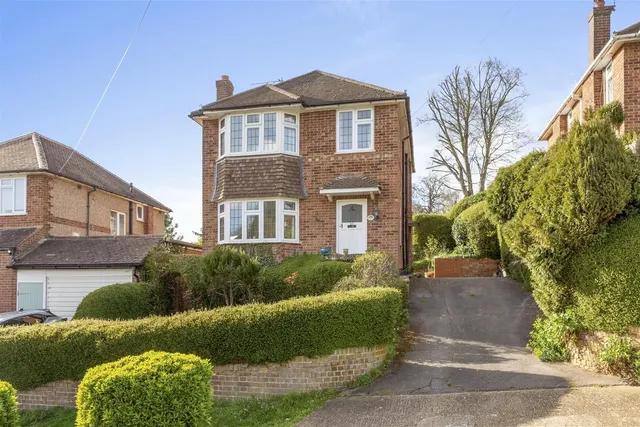 Westover Road, High Wycombe, HP13, photo 1