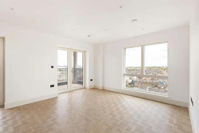 Monarch Square, London, SW11 1DF, photo 1