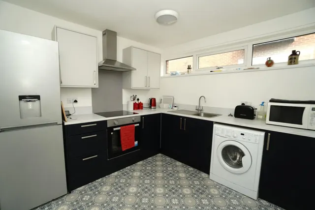 Burns Road, Knightthorpe Court, LE11, photo 3