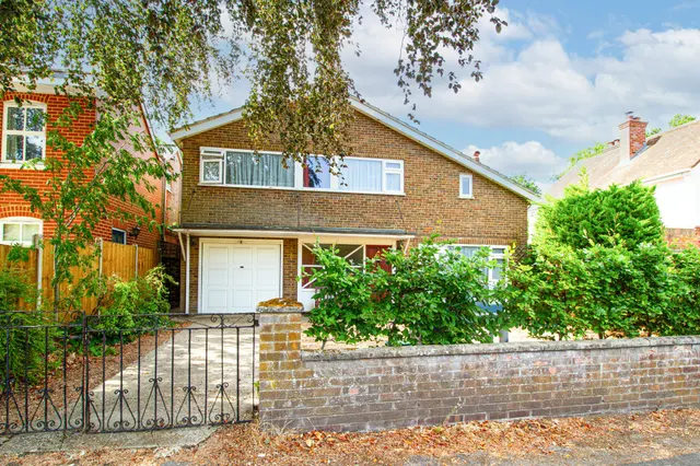 Wellington Avenue, Fleet, GU51 3BJ, photo 1