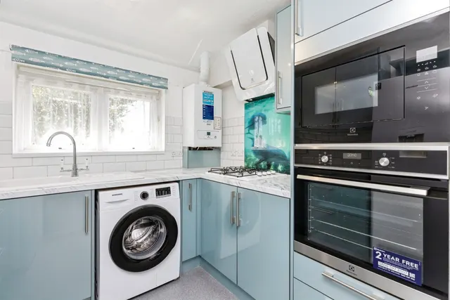 Calvin Walk, Crawley, RH11, photo 3
