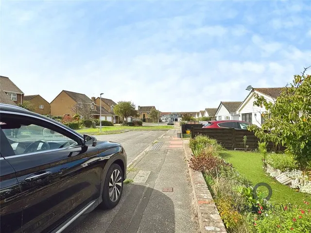 Photo 3 — Pound Close, Eastbourne, East Sussex, BN23