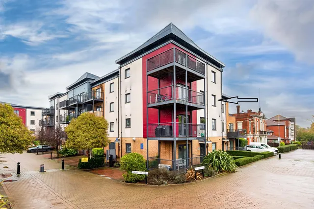 Shingly Place, North Chingford, E4, photo 1