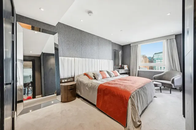 Queenstown Road, SW11, photo 3