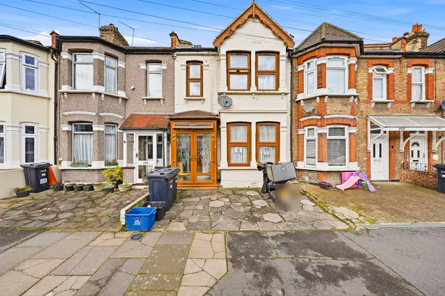 Hampton Road, Ilford, IG1, photo 1