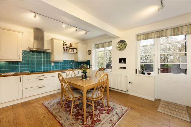 Photo 2 — Putney Heath, London, SW15