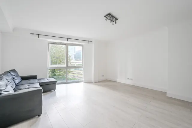London, E14, photo 1