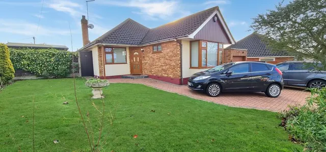 Eastwood Park Drive, Eastwood, Essex, SS9 5RR, photo 1
