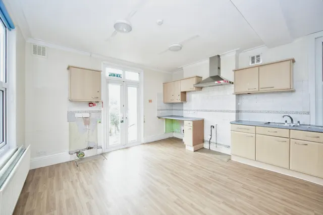 Photo 2 — Holland Road, Maidstone, Kent, ME14