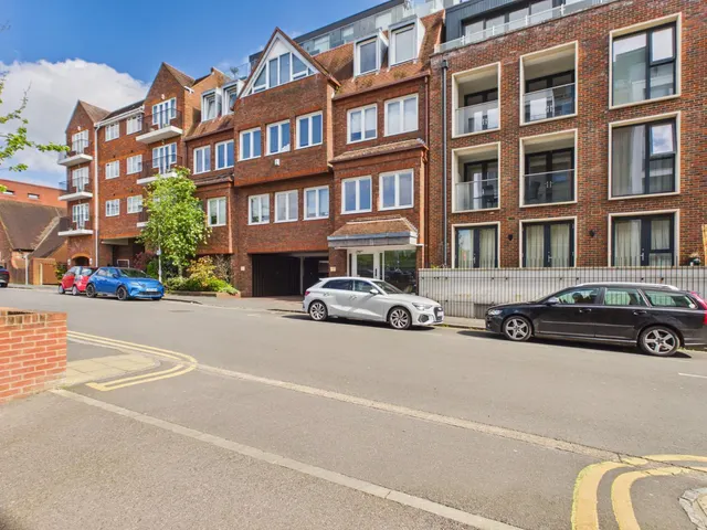 Gerrards Cross, Buckinghamshire, photo 1