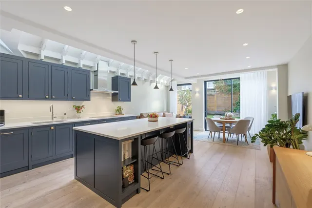 Tantallon Road, London, SW12, photo 1