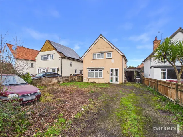 Crockhamwell Road, Woodley, RG5, photo 1