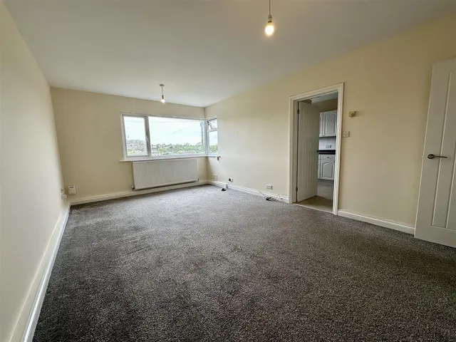 Ocean View Crescent, Brixham, photo 3