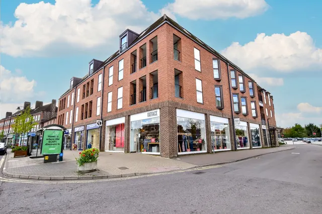 Sycamore Road, Amersham, HP6, photo 1