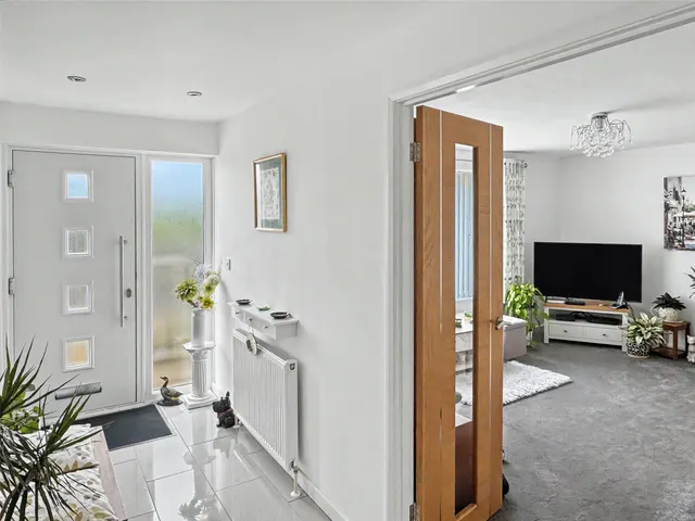 Whitestone Crescent, Bodmin, PL31, photo 2