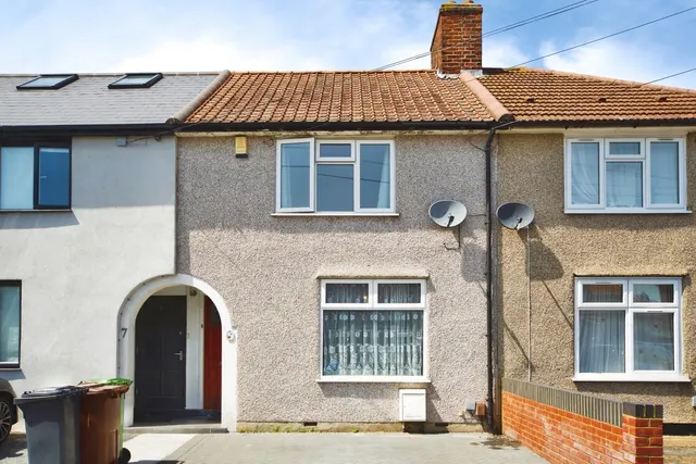 ST GEORGES ROAD, DAGENHAM, ESSEX, RM9, photo 1