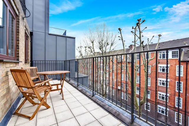 Photo 3 — Flat 8, 2 Tavistock Place, London
