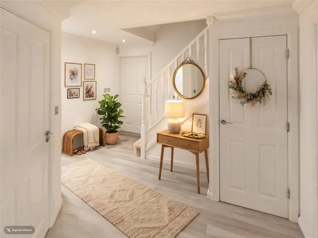 Exceptional Six-Bedroom Detached Family Home with Self-Contained Annexe and Direct Access to Cambourne Eco Park, photo 3