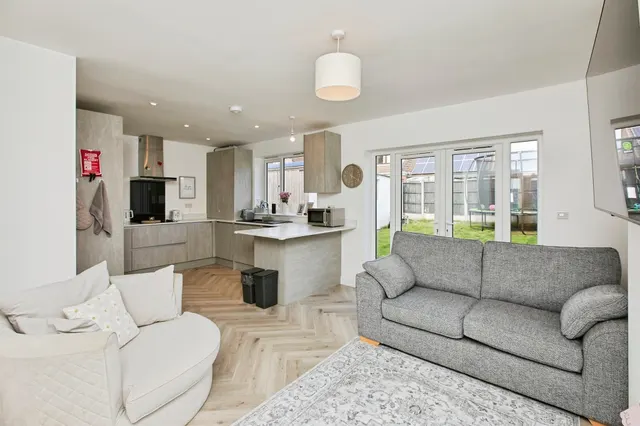 Haddon Drive, Mickleover, DE3, photo 2