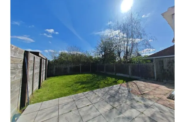 Photo 2 — Highfields Close, Loughborough
