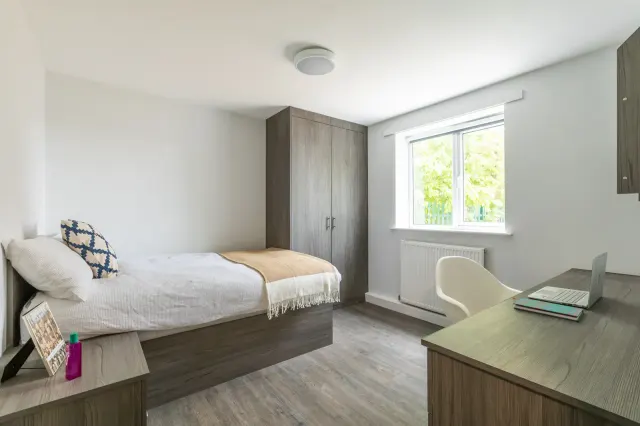 Shadwell Gardens, London, E1, photo 2