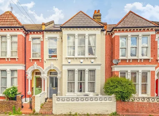 Voltaire Road, Clapham, SW4, photo 1