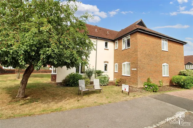 Thatcham, Berkshire, photo 1