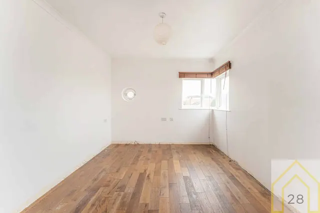 Photo 3 — Flat 7, 38 Eastway, London, E9 5HN