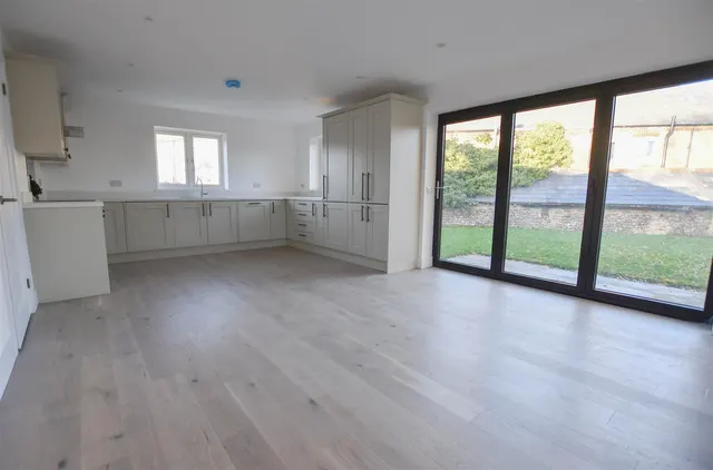 Park Avenue, Newmarket, CB8, photo 2