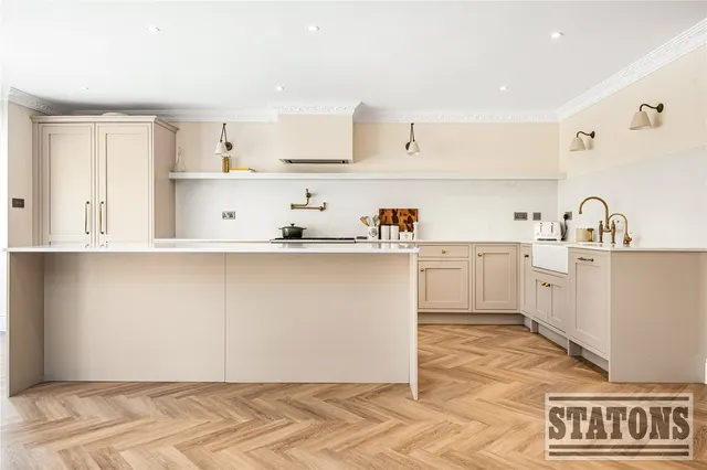 Prince George Avenue, London, N14, photo 2