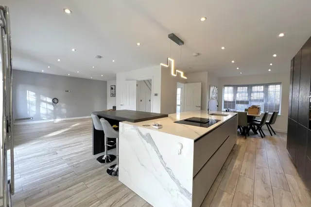 Crossacres, Woking, GU22, photo 3