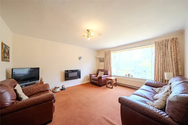 Wentworth Avenue, Leeds, LS17, photo 2