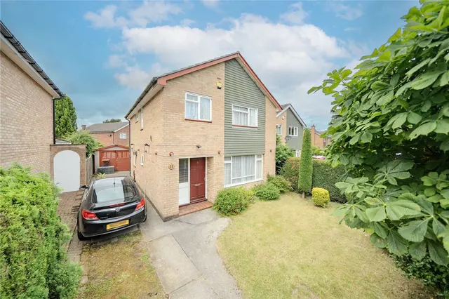 Wentworth Avenue, Leeds, LS17, photo 1