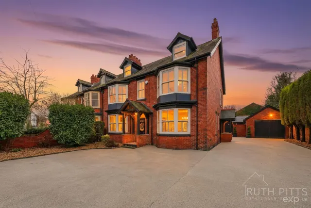 5 bedroom house — Church Street, Brierley, Barnsley, S72