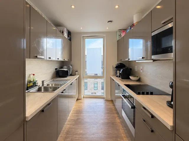 Lacey Drive, Welford Court, HA8, photo 3