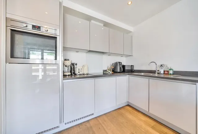 Knoll Rise, Orpington, BR6, photo 2