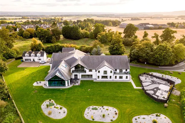 Brackenber House, Airth, Falkirk, Stirlingshire, FK2 8JG, photo 1