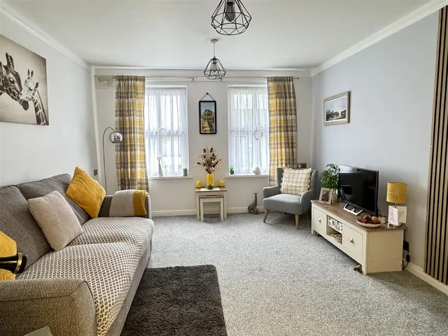 Chisholme Court, St Austell, photo 2