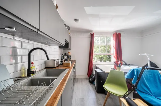 Carlton Crescent, Southampton, SO15, photo 3
