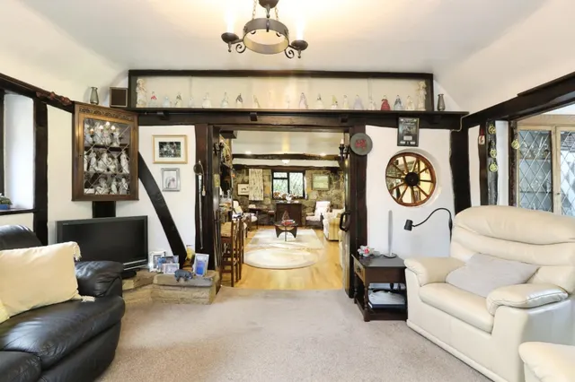 Domewood, Copthorne, RH10, photo 3