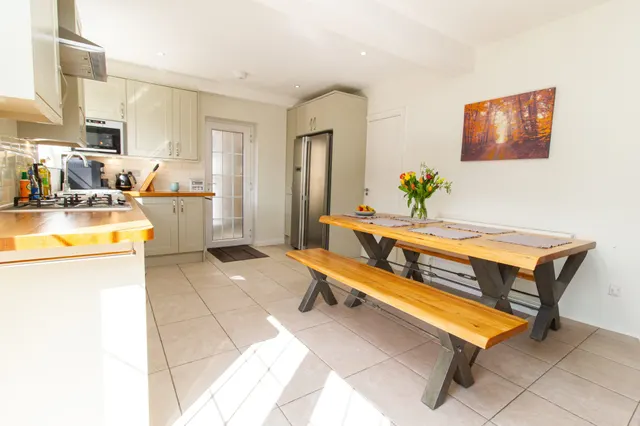 Photo 3 — Montacute Close, Farnborough, GU14 7HG