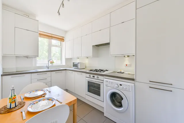 Photo 2 — 12 Remsted House, Mortimer Crescent, London