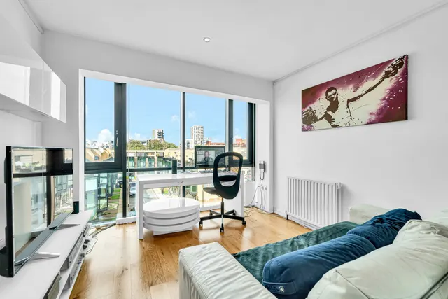 Photo 2 — Bellview Court, Hanworth Road, Hounslow, TW3 3TQ