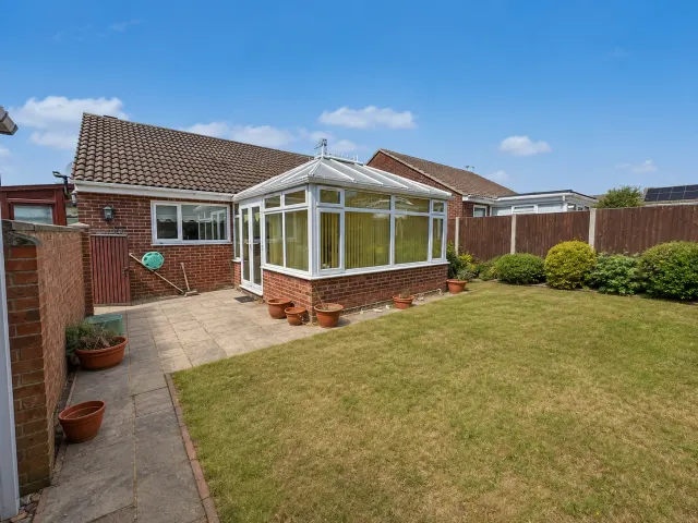 Anglian Way, Hopton, photo 2