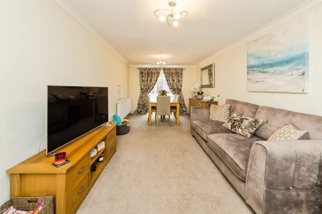 Fairway Close, Copthorne, RH10, photo 1