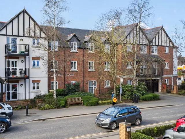 Photo 2 — Marlow Road, Bourne End SL8 5SE