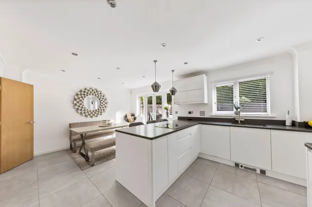 Rylands Drive, Warrington, WA2, photo 2