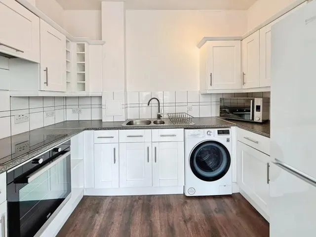 Kelvin Gate, Bracknell, RG12, photo 3