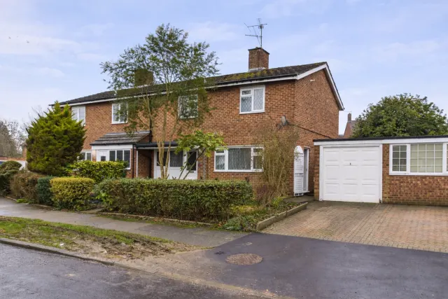 Crofts Path, Leverstock Green, HP3, photo 1