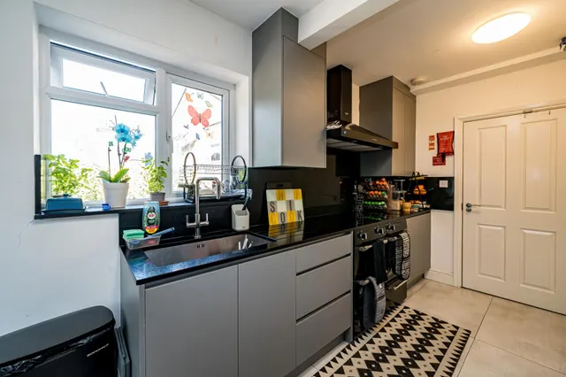 Priory Road, High Wycombe, HP13, photo 3